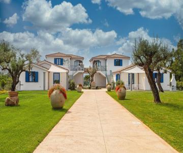 Acquamarina, Appartamenti Sul Mare Con Piscina
