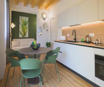 La Còrt Apartments 3