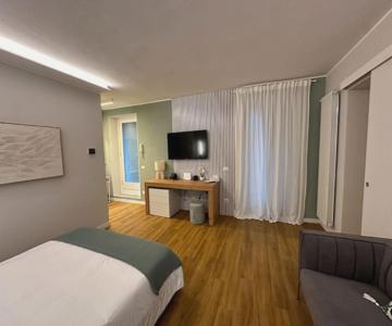 The Captain's Apartments Zephyr- City Center Leonardo Academy