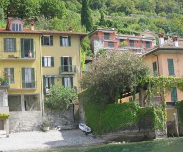 Casa In Riva Al Lago