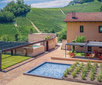 Castello Di Perno Foresteria, Winery & Rooms