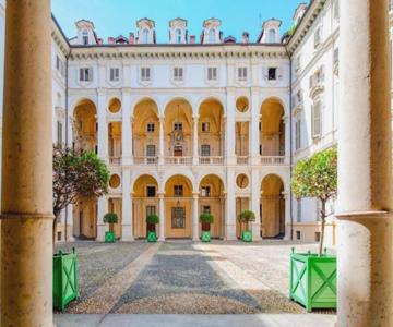 Palazzo Paesana: L'arte A Torino