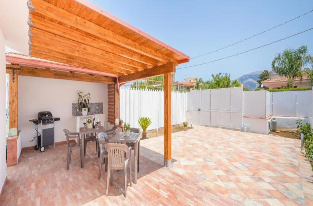 Arricàmpati Airport Rooms In Villa, Park & Rent Car