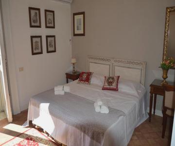 Uzeda, Doppia Con Bagno Privato