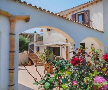 Le 3 Rose Apartments