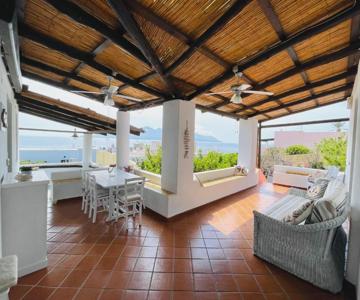 Villa Pomelia, Villa Nel Corso Di Santa Marina Salina A 50 Mt Dal Mare