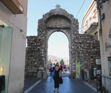 C’est La Vie Taormina