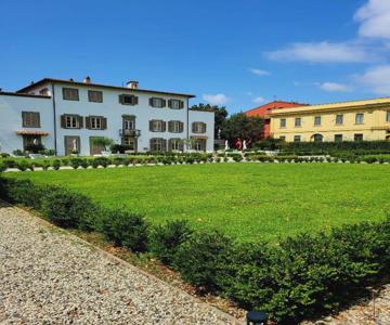 La Villa Apartments - Convenient For Sardinia And Corsica - 4 Beds - Private Parking Included With C