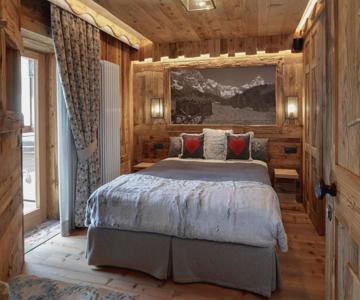 Ski Apartment Francois Hot Tub & Central Location With Hotel Services