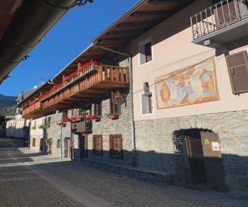 Trois Couronnes B&b Di Charme Appartamenti Ad Uso Turistico Vda La Salle