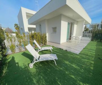 Jesolo Ground Floor Flat With Pool - 2 Family Apartments