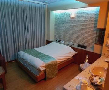 Hotel Y