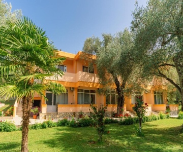 Apartments Aura