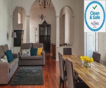 Ao Mercado Cc Guest House