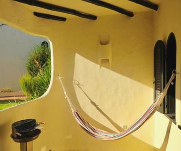 Peaceful & Spacious Apt With Parking & Queen Bed